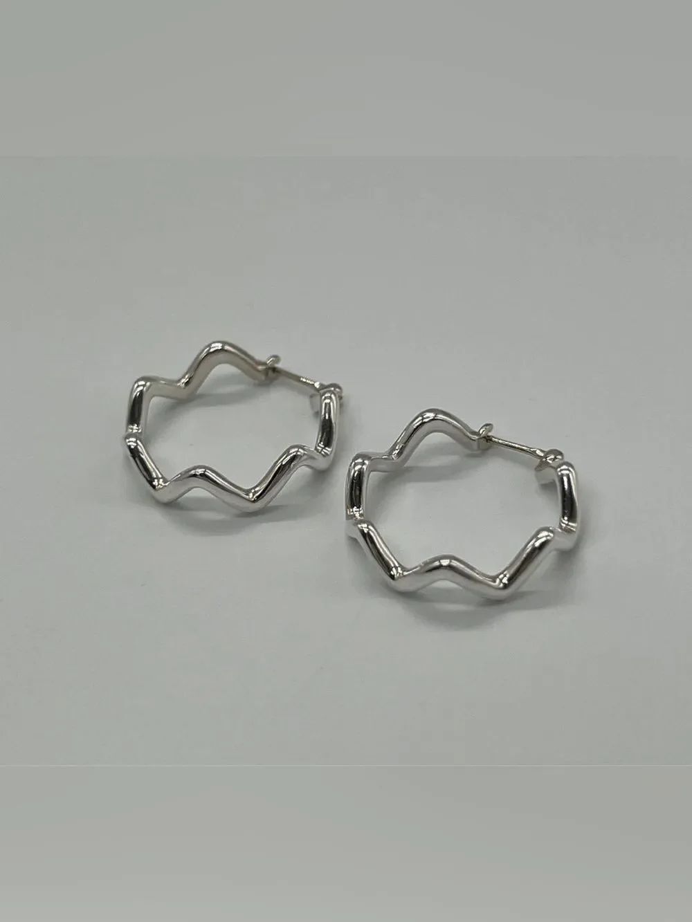 Wave Hoop Earrings M1861